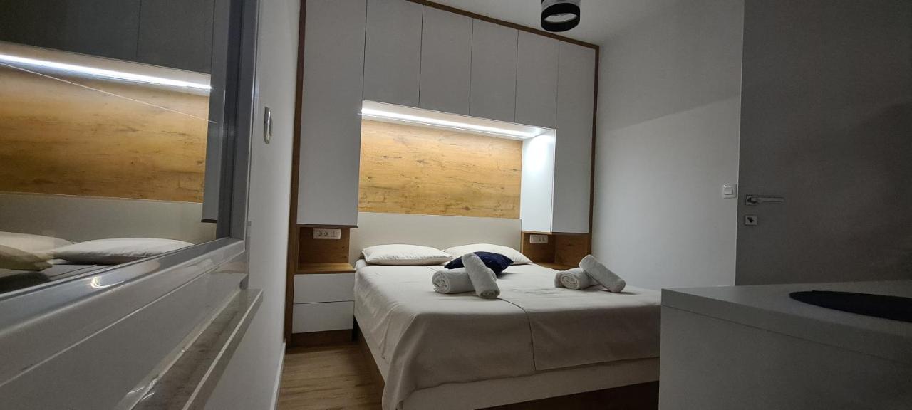 Apartman Marcelina 1 With Private Pool トロギール エクステリア 写真