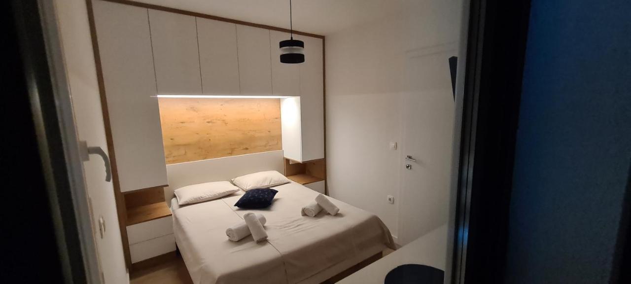 Apartman Marcelina 1 With Private Pool トロギール エクステリア 写真