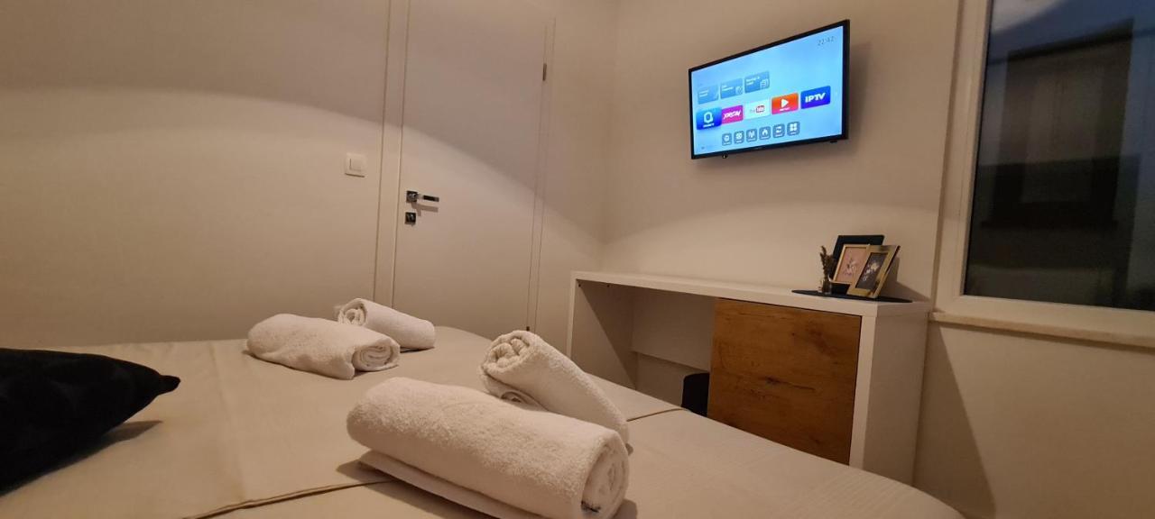 Apartman Marcelina 1 With Private Pool トロギール エクステリア 写真