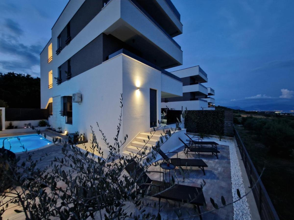 Apartman Marcelina 1 With Private Pool トロギール エクステリア 写真